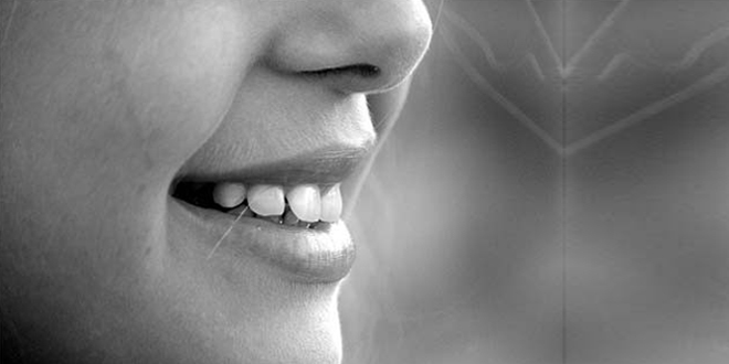 Cara Memutihkan Gigi Secara Alami