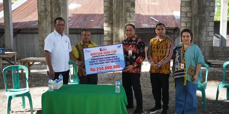 Bank NTT Salurkan CSR di Dua Gereja di Kota Kupang